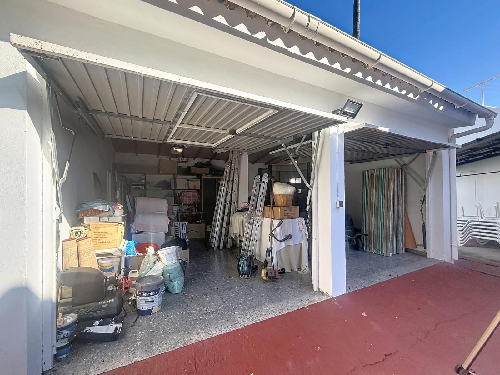 3 sypialnia Finka/Dom wiejski na sprzedaż w Estepona z basenem garażem - 820 000 € (Ref: 9468288)