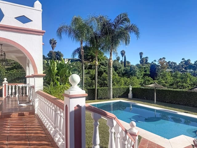 3 sypialnia Finka/Dom wiejski na sprzedaż w Estepona z basenem garażem - 820 000 € (Ref: 9468288)