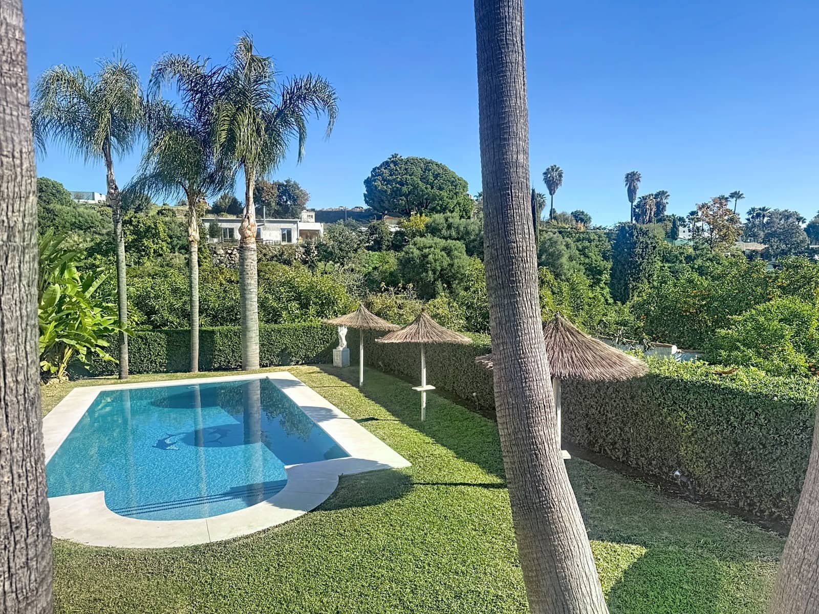 3 sypialnia Finka/Dom wiejski na sprzedaż w Estepona z basenem garażem - 820 000 € (Ref: 9468288)