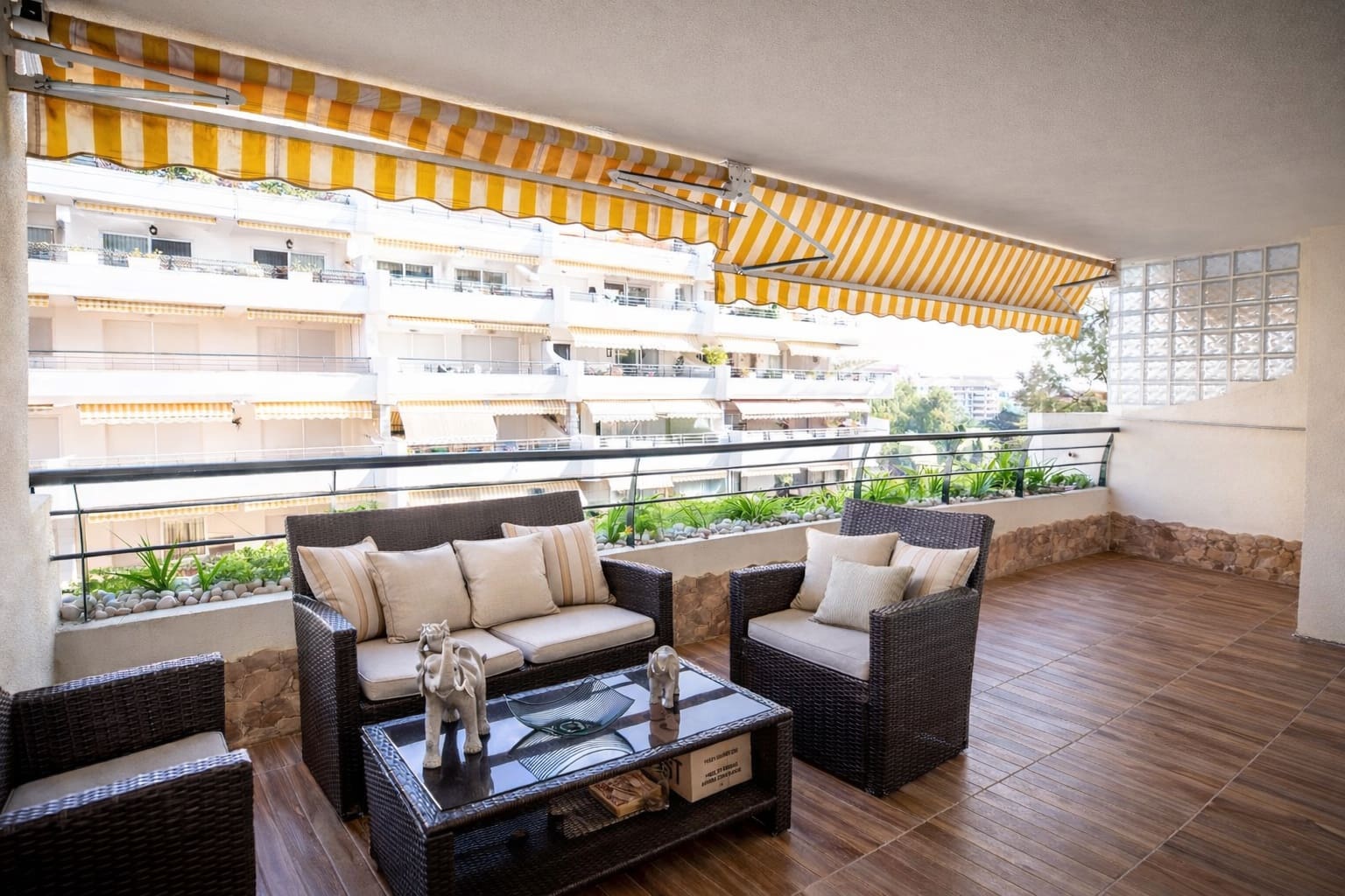 Apartamento de 2 habitaciones en Guadalmina en venta con piscina garaje - 450.000 € (Ref: 9488669)