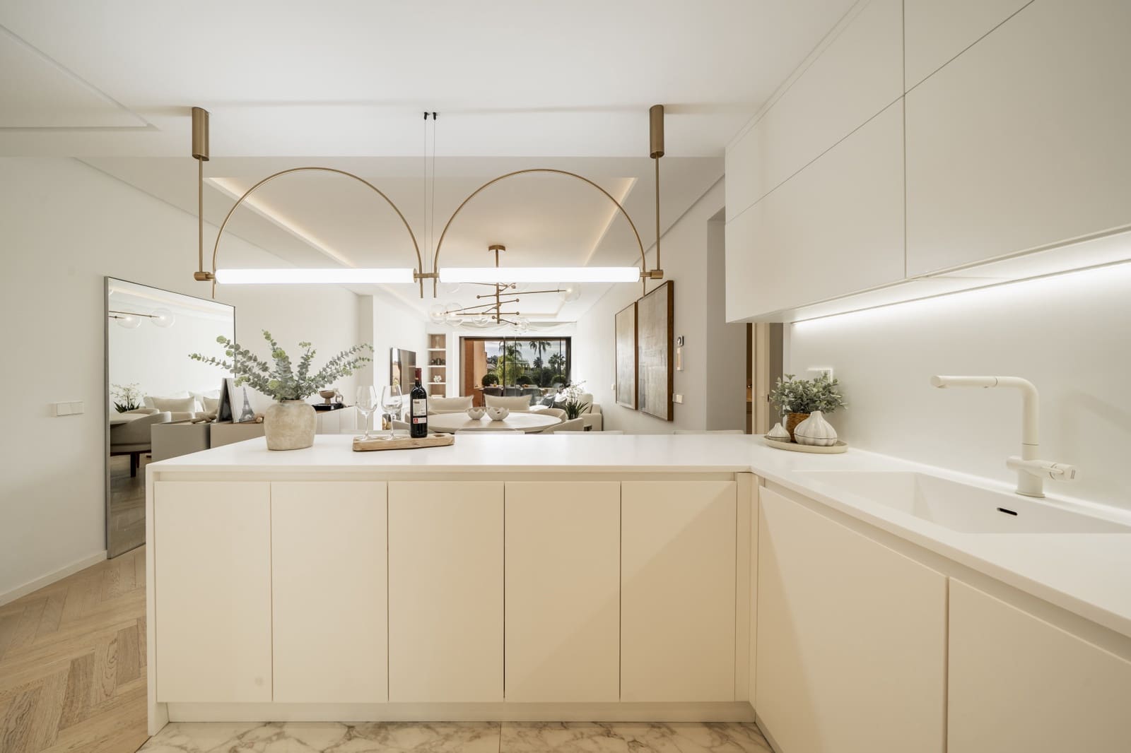 3 chambre Penthouse à vendre à Estepona avec piscine garage - 925 000 € (Ref: 9504163)