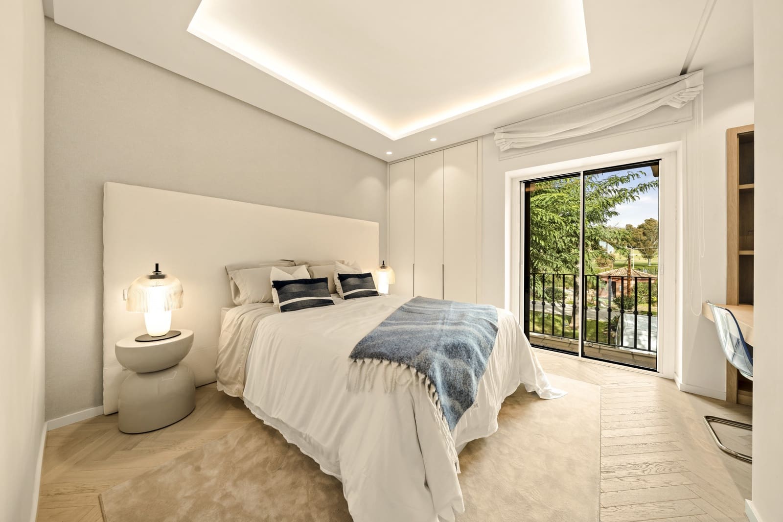 3 chambre Penthouse à vendre à Estepona avec piscine garage - 925 000 € (Ref: 9504163)