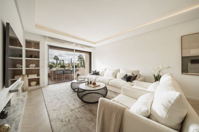 3 chambre Penthouse à vendre à Estepona avec piscine garage - 925 000 € (Ref: 9504163)