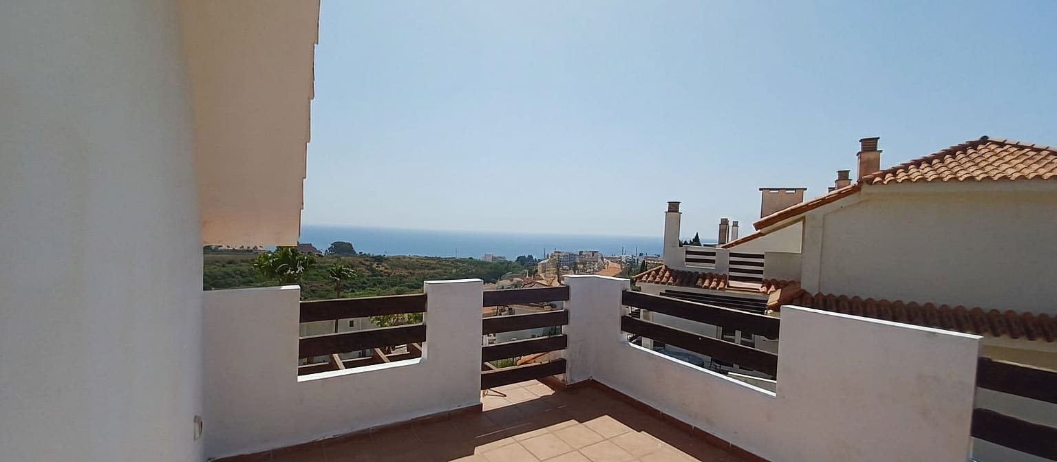 3 makuuhuone Kattohuoneisto myytävänä paikassa Manilva mukana uima-altaan - 298 000 € (Ref: 9524094)