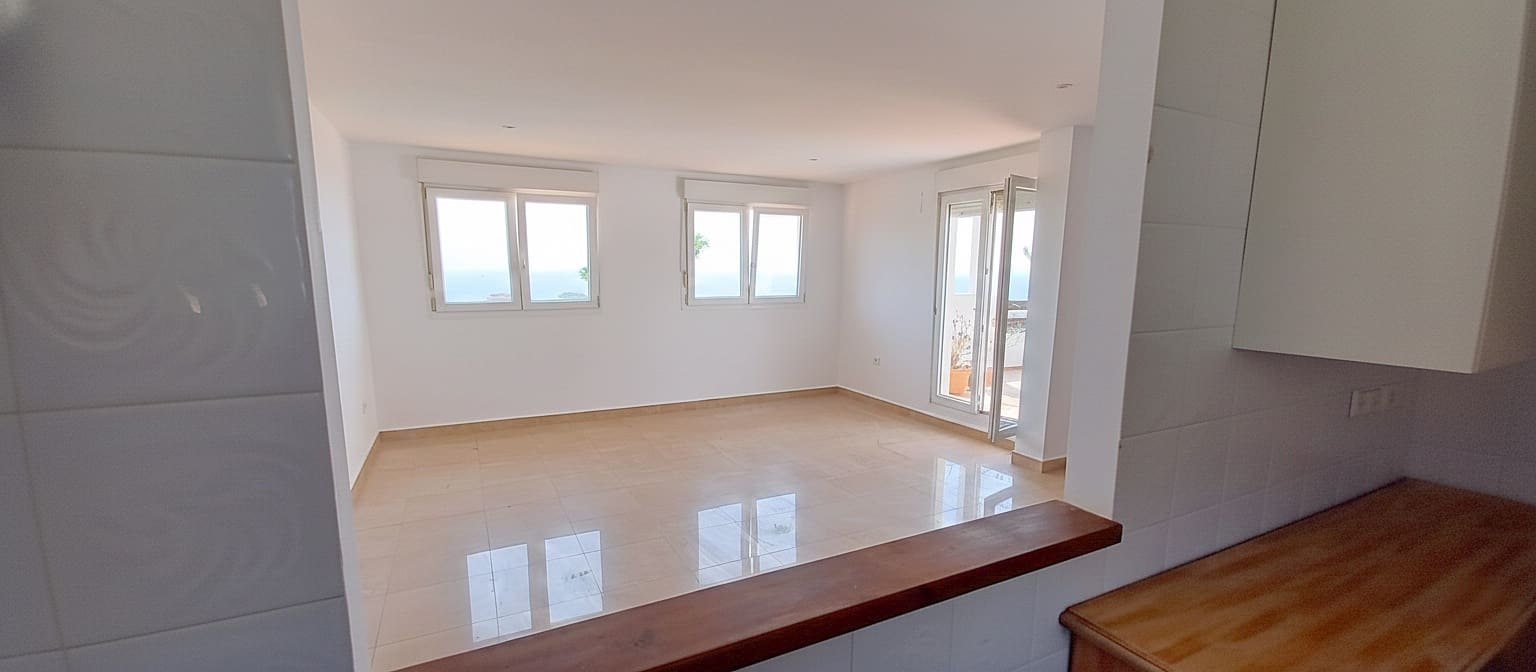 3 soverom Penthouse til salgs i Manilva med svømmebasseng - € 280 000 (Ref: 9524094)