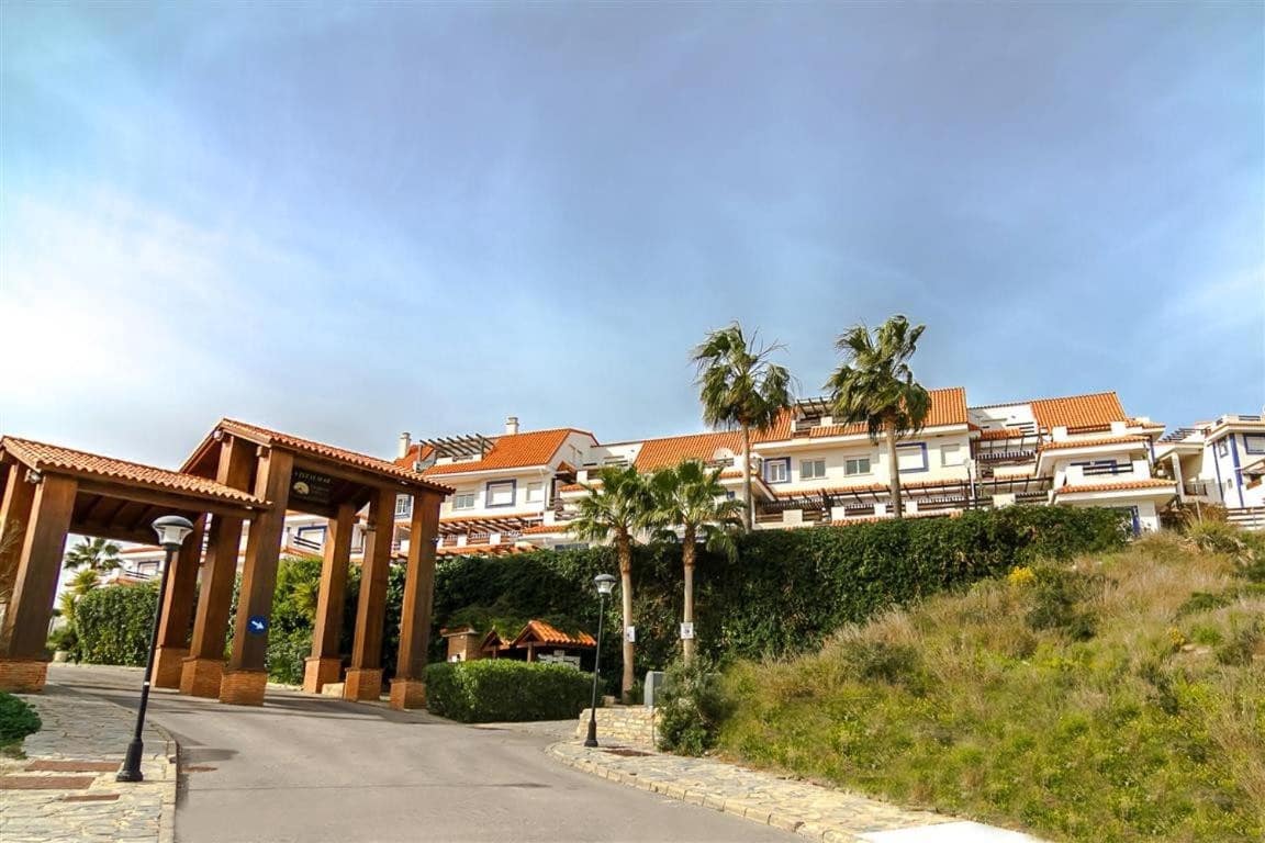 3 soverom Penthouse til salgs i Manilva med svømmebasseng - € 280 000 (Ref: 9524094)