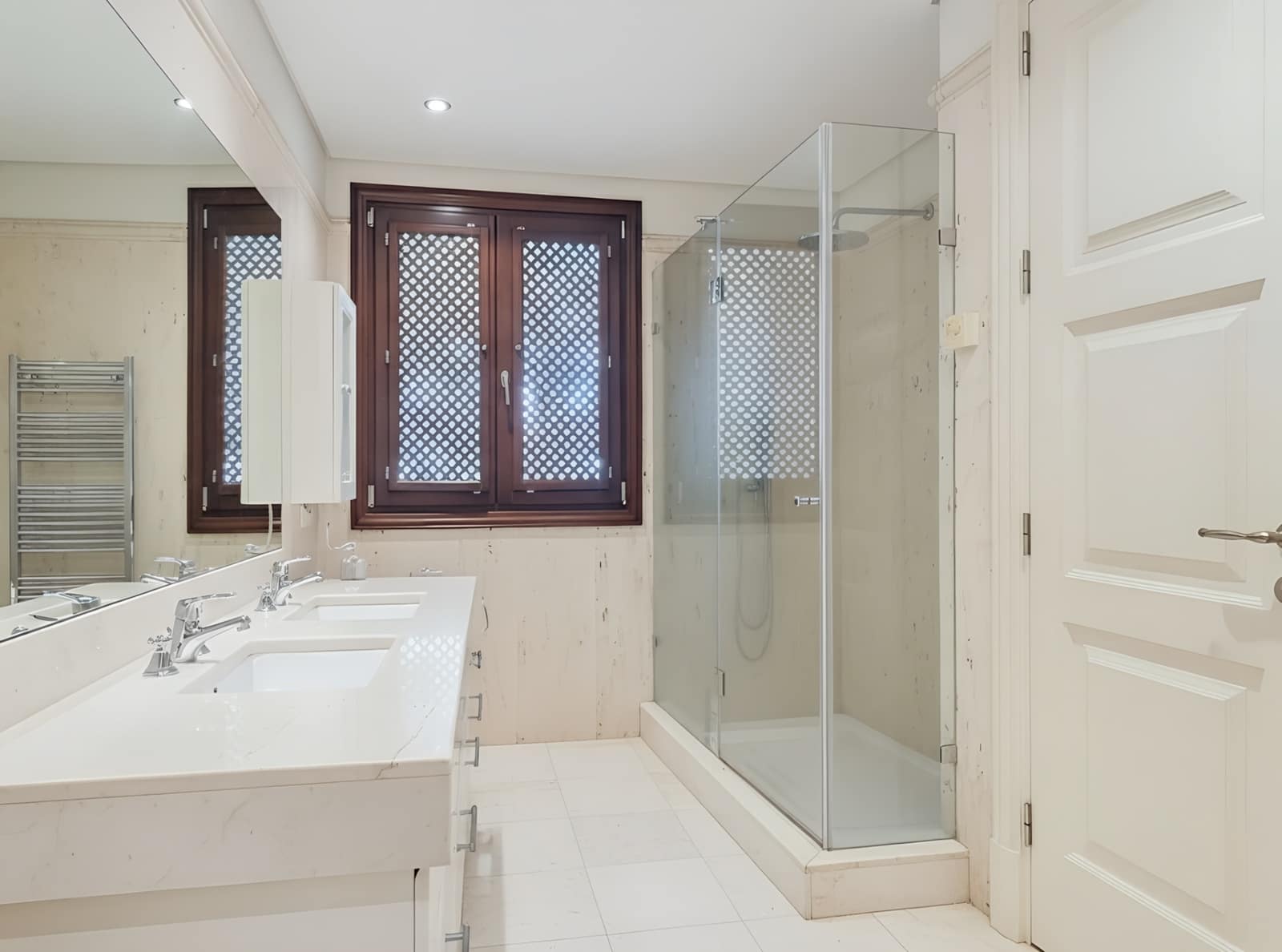 2 sypialnia Apartament na sprzedaż w Estepona z basenem garażem - 1 300 000 € (Ref: 9527421)