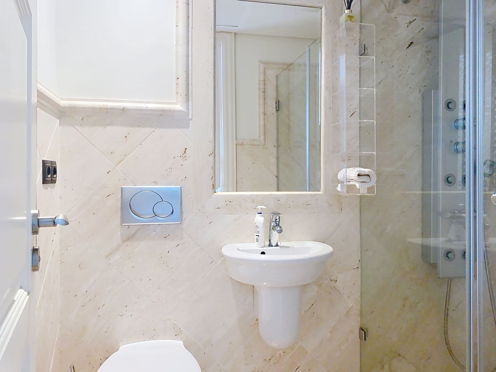 2 sypialnia Apartament na sprzedaż w Estepona z basenem garażem - 1 300 000 € (Ref: 9527421)