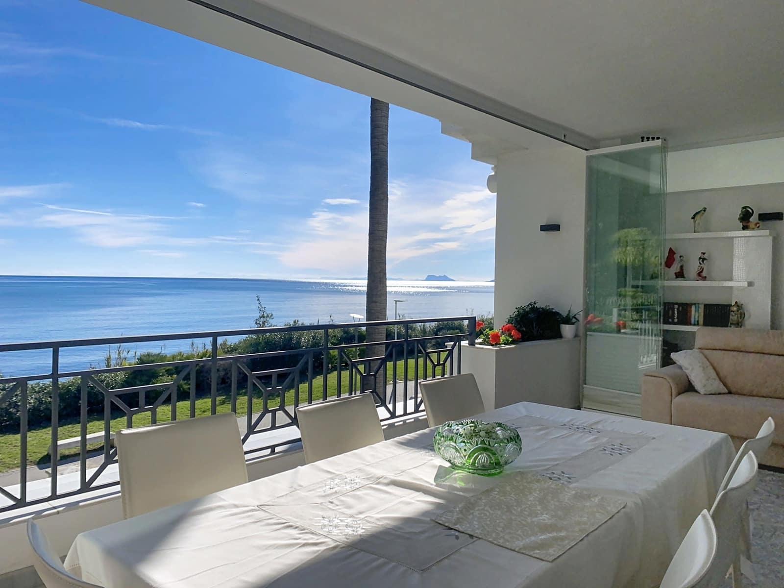 2 sypialnia Apartament na sprzedaż w Estepona z basenem garażem - 1 300 000 € (Ref: 9527421)