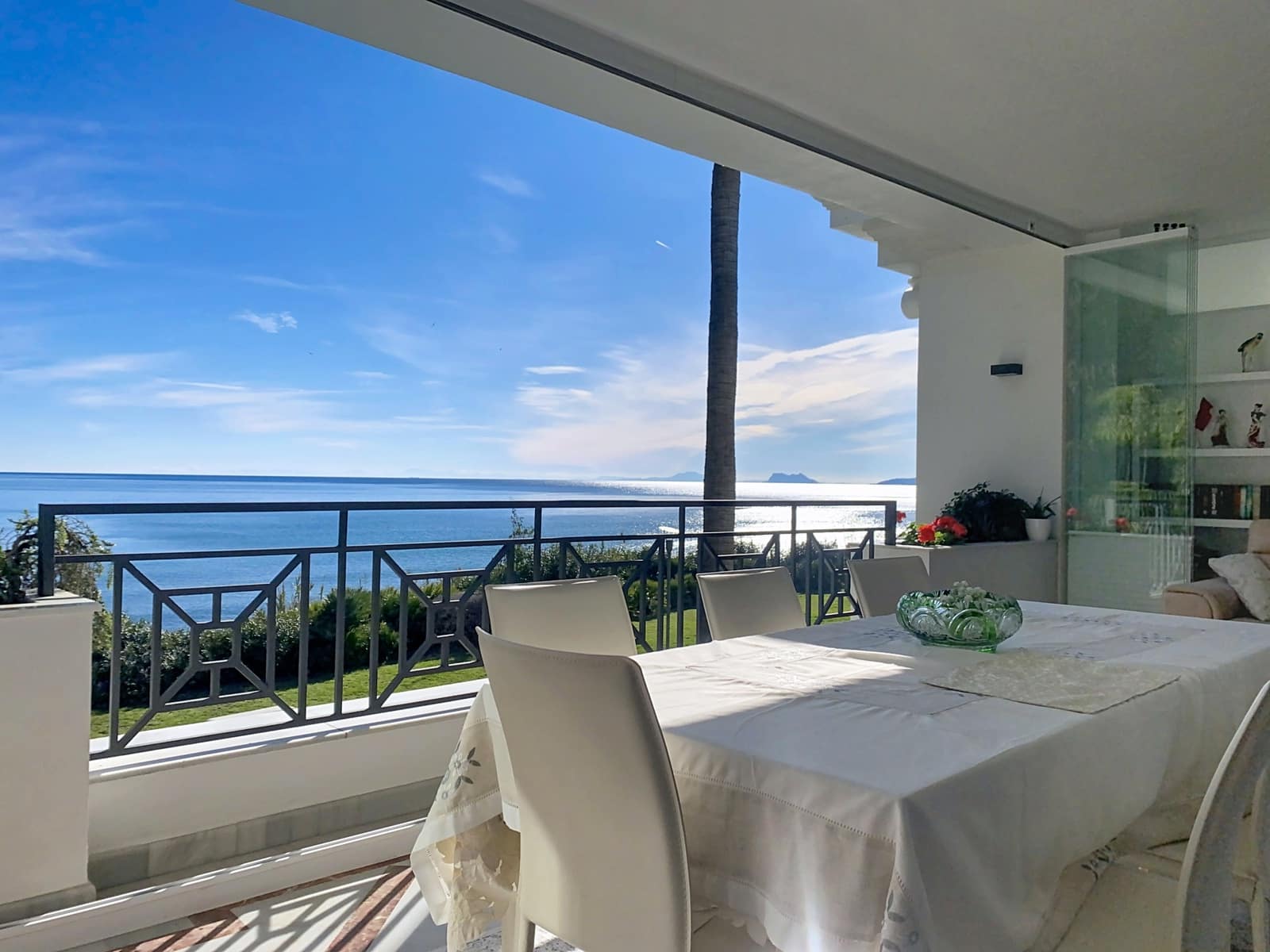 2 sypialnia Apartament na sprzedaż w Estepona z basenem garażem - 1 300 000 € (Ref: 9527421)