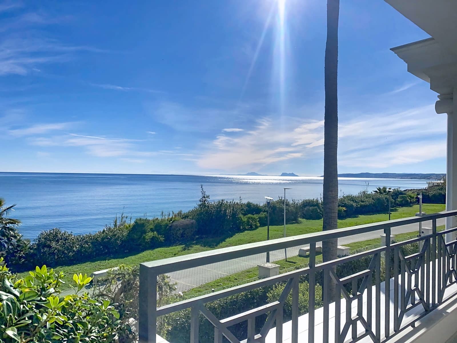 2 sypialnia Apartament na sprzedaż w Estepona z basenem garażem - 1 300 000 € (Ref: 9527421)