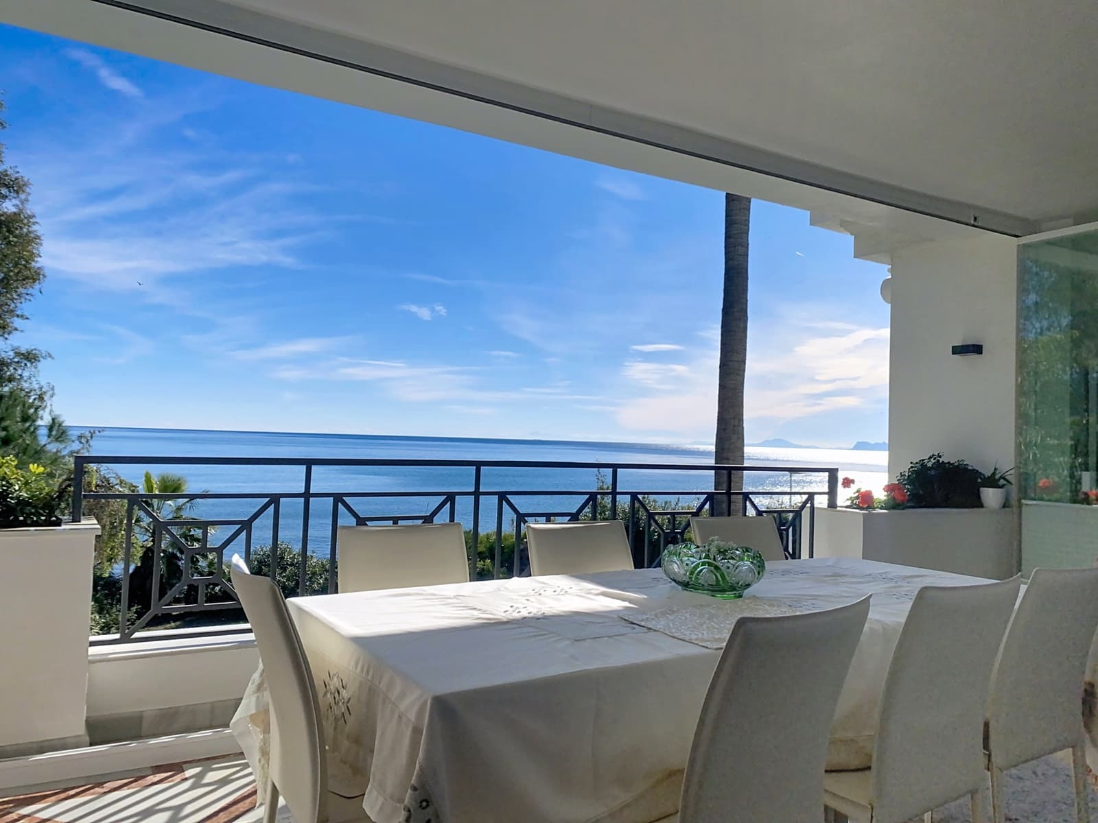 2 sypialnia Apartament na sprzedaż w Estepona z basenem garażem - 1 300 000 € (Ref: 9527421)