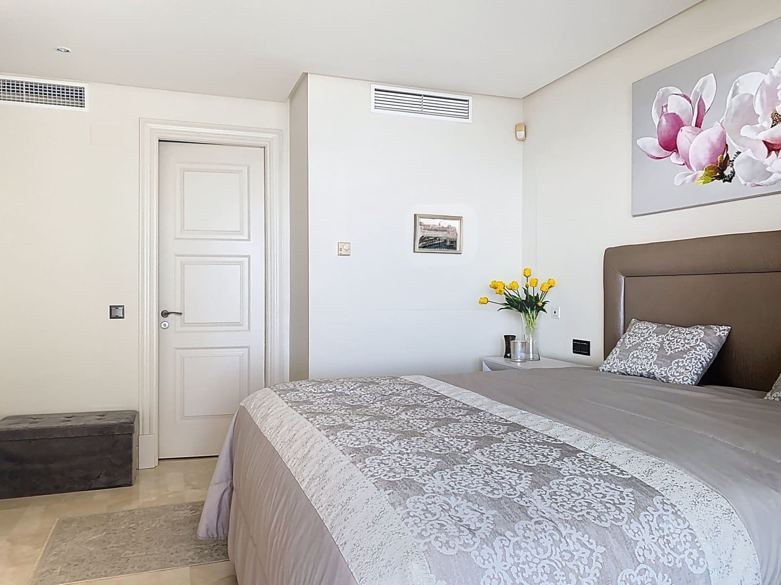 2 sypialnia Apartament na sprzedaż w Estepona z basenem garażem - 1 300 000 € (Ref: 9527421)