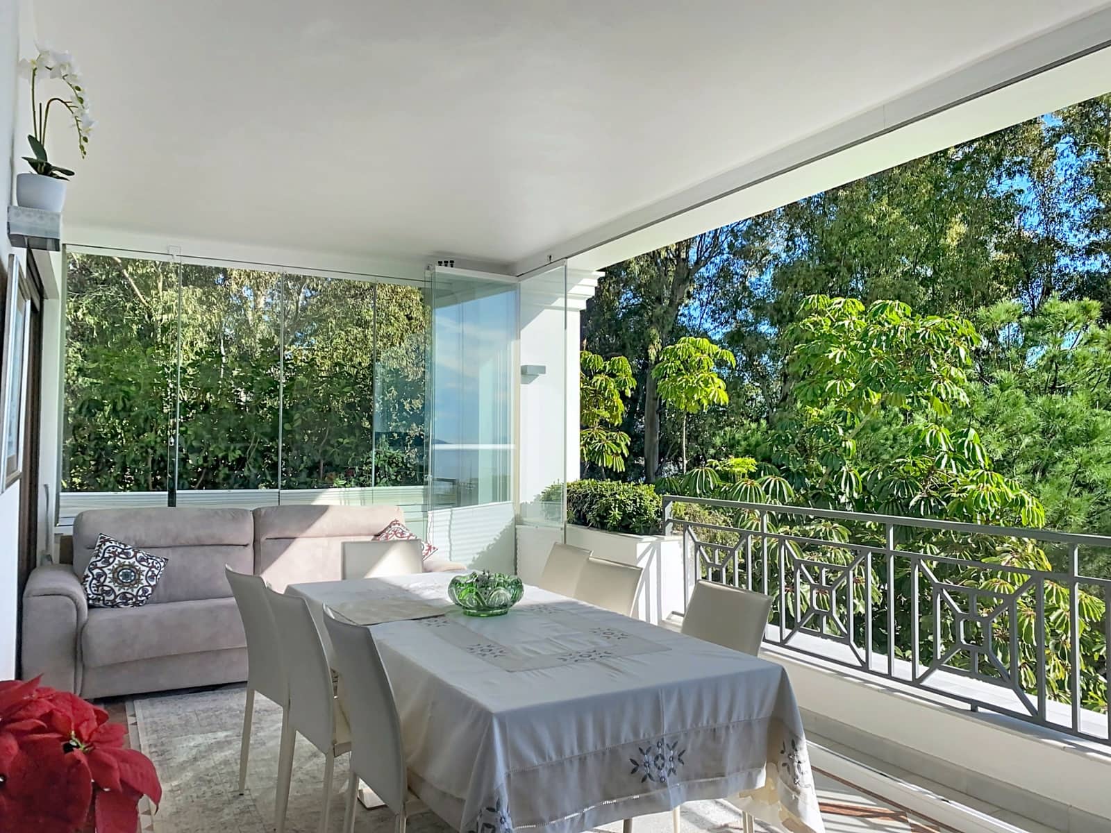 2 sypialnia Apartament na sprzedaż w Estepona z basenem garażem - 1 300 000 € (Ref: 9527421)