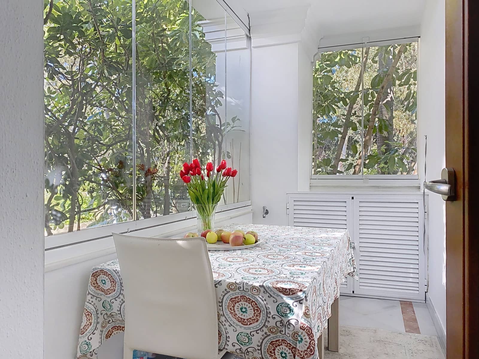 2 sypialnia Apartament na sprzedaż w Estepona z basenem garażem - 1 300 000 € (Ref: 9527421)