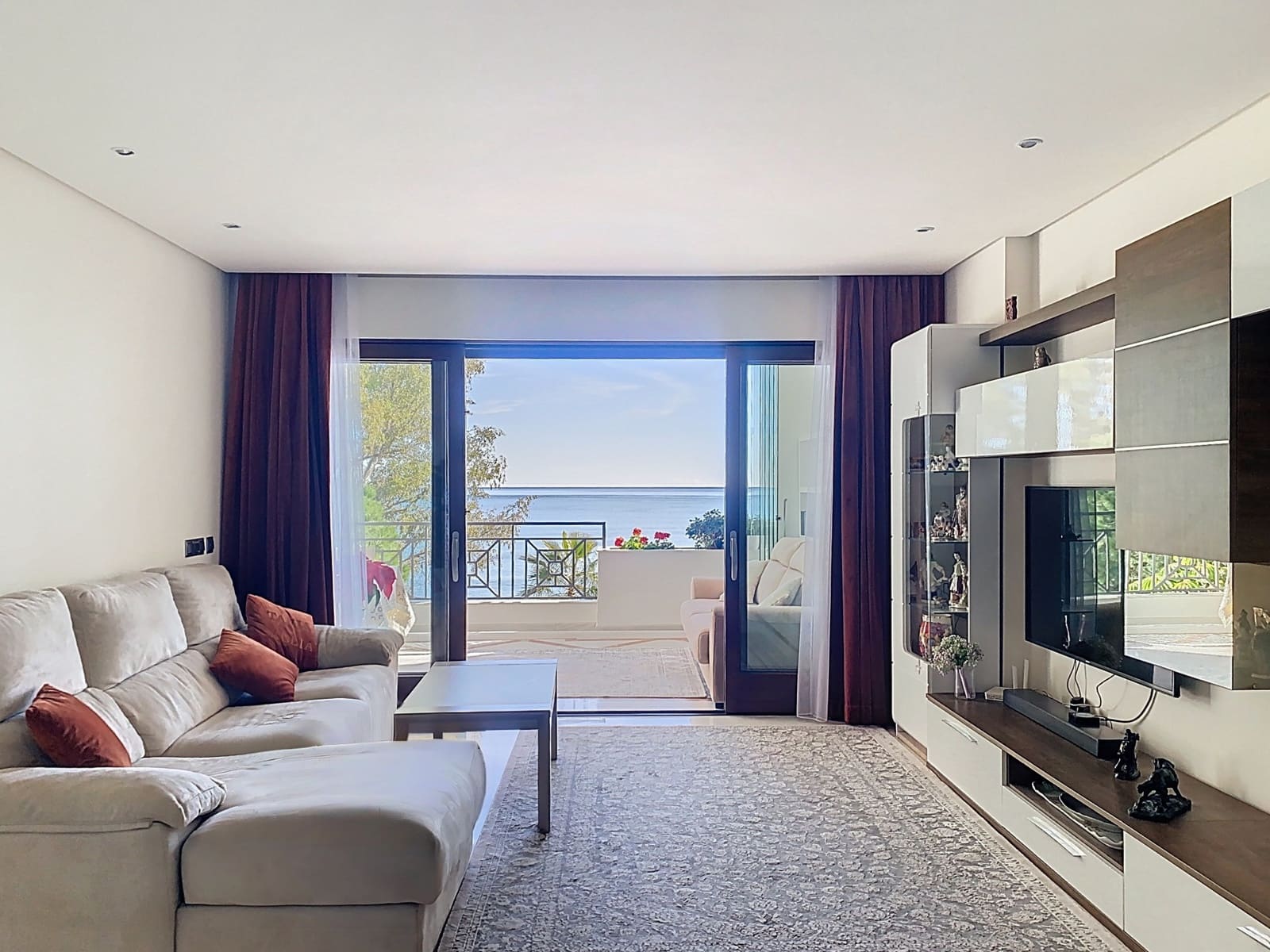 2 soverom Leilighet til salgs i Estepona med svømmebasseng garasje - € 1 150 000 (Ref: 9527421)