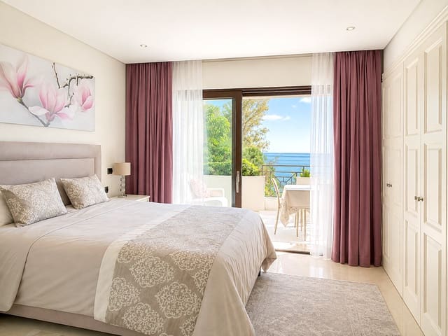 2 bedroom Apartment for sale in Seghers, Estepona with pool garage - € 1,150,000 (Ref: 9527421)
