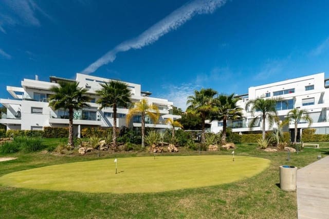 Apartamento de 2 habitaciones en Atalaya-Isdabe, Estepona en venta con piscina garaje - 585.000 € (Ref: 9530930)