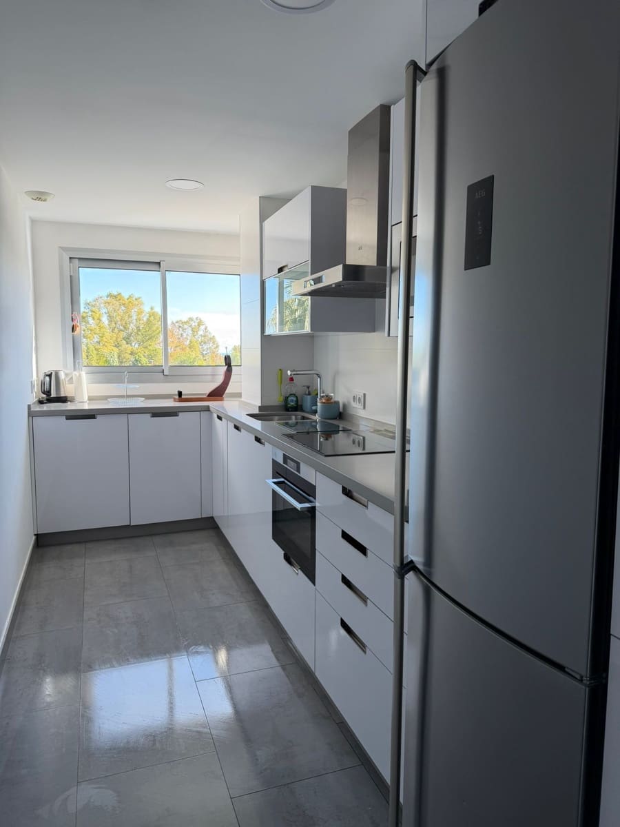 Apartamento de 2 habitaciones en Atalaya-Isdabe en venta con piscina garaje - 585.000 € (Ref: 9530930)