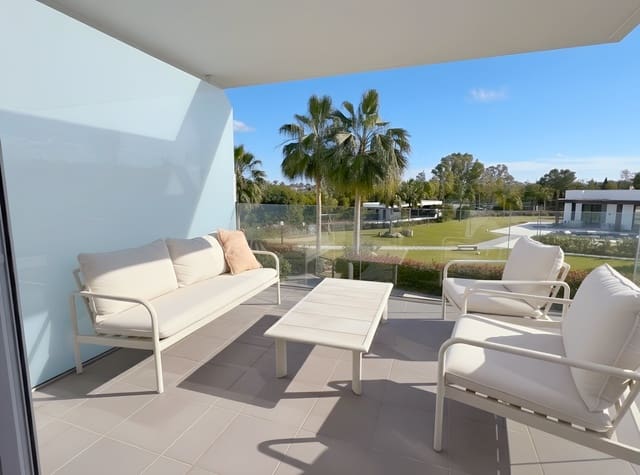 Apartamento de 2 habitaciones en Atalaya-Isdabe, Estepona en venta con piscina garaje - 585.000 € (Ref: 9530930)