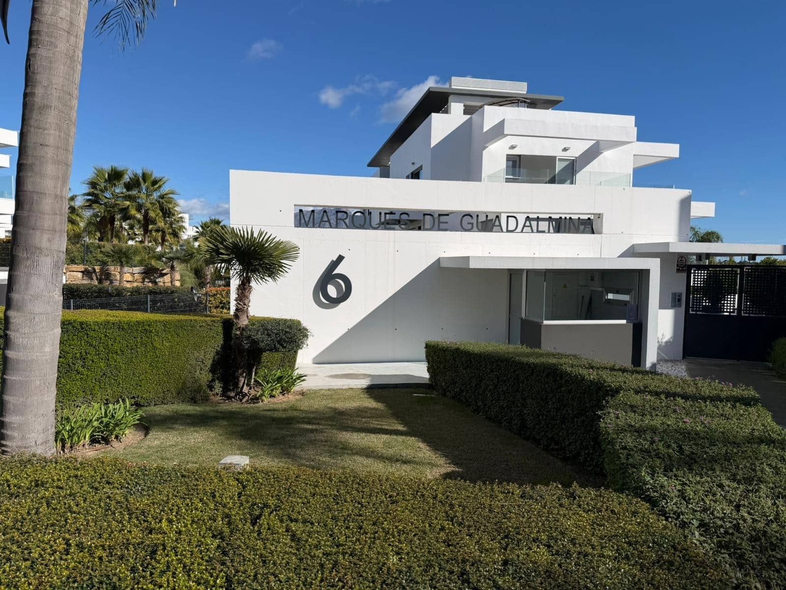 Apartamento de 2 habitaciones en Atalaya-Isdabe en venta con piscina garaje - 585.000 € (Ref: 9530930)