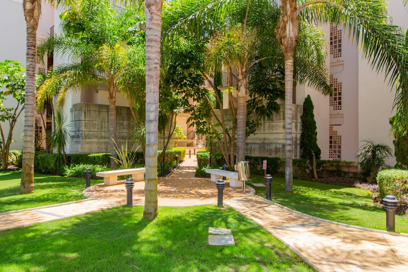 2 sovrum Takvåning till salu i Estepona med pool garage - 630 000 € (Ref: 9535666)