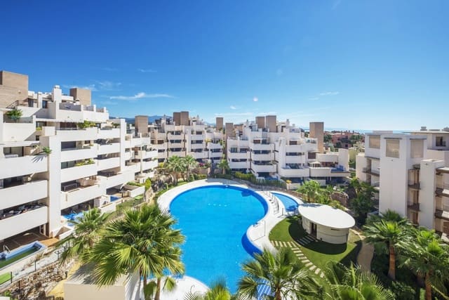 2 quarto Penthouse para venda em Estepona com piscina garagem - 630 000 € (Ref: 9535666)