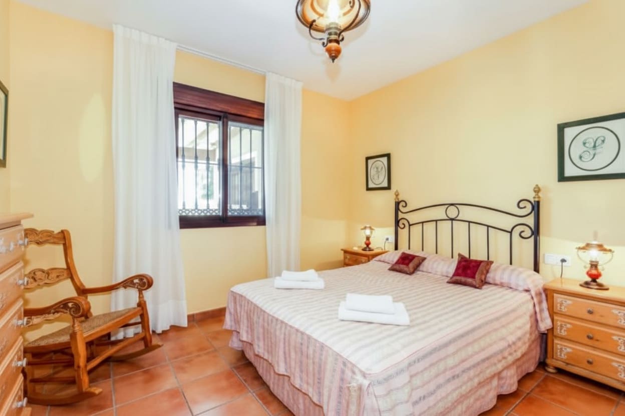 Finca/Casa Rural de 6 habitaciones en Estepona en venta con piscina garaje - 950.000 € (Ref: 9547805)