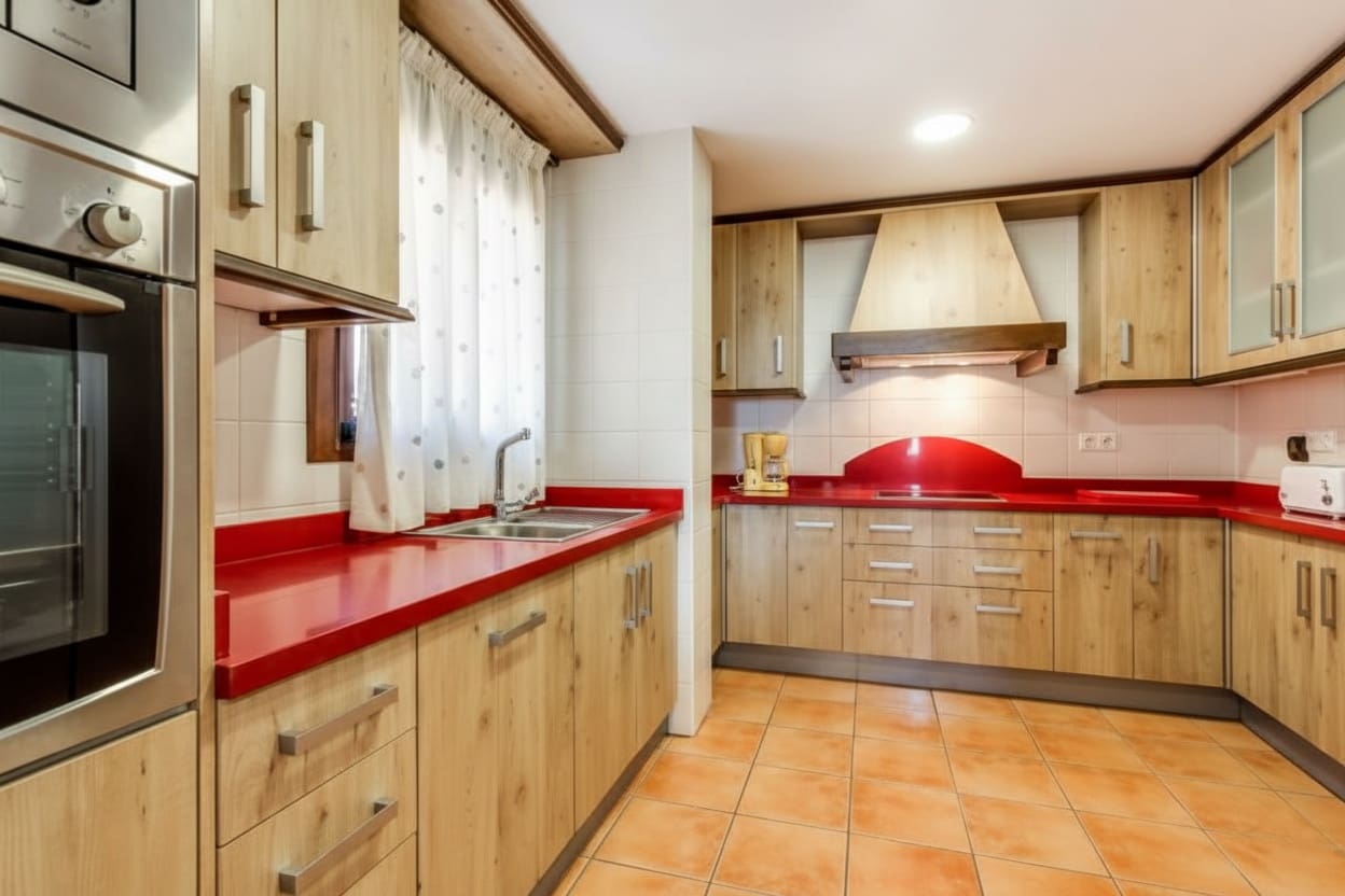 Finca/Casa Rural de 6 habitaciones en Estepona en venta con piscina garaje - 950.000 € (Ref: 9547805)