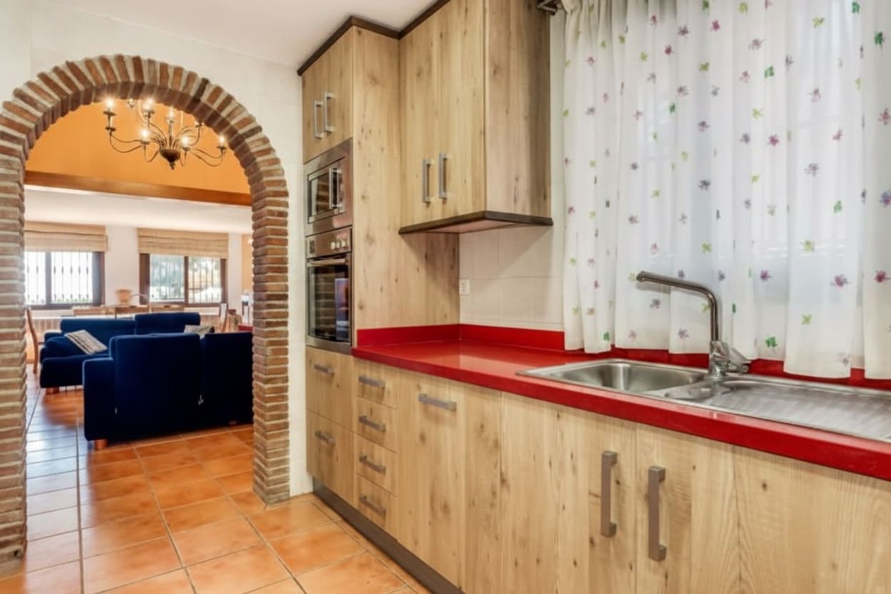 Finca/Casa Rural de 6 habitaciones en Estepona en venta con piscina garaje - 950.000 € (Ref: 9547805)