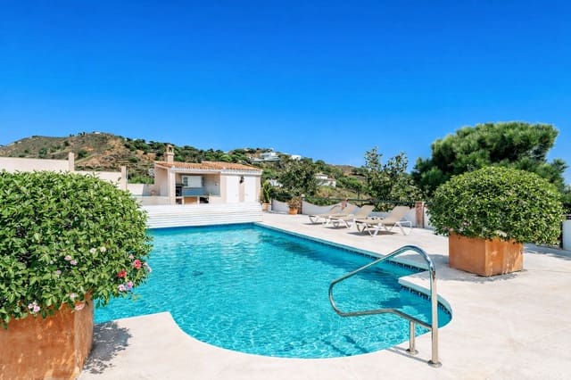 Finca/Casa Rural de 6 habitaciones en Estepona en venta con piscina garaje - 950.000 € (Ref: 9547805)