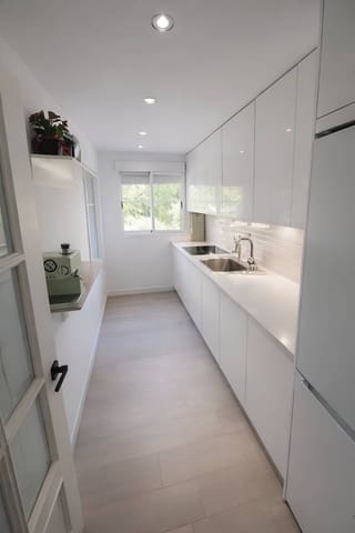 3 soveværelse Lejlighed til salg i Estepona med swimmingpool garage - € 339.000 (Ref: 9551189)