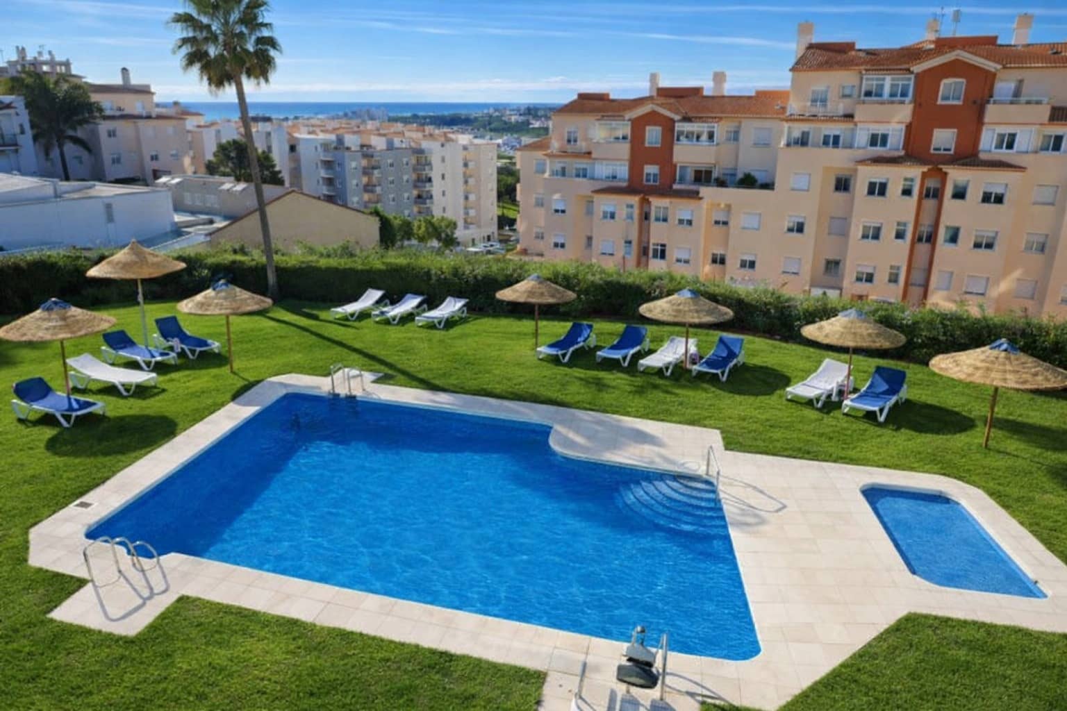 3 soverom Leilighet til salgs i Estepona med svømmebasseng garasje - € 339 000 (Ref: 9551189)