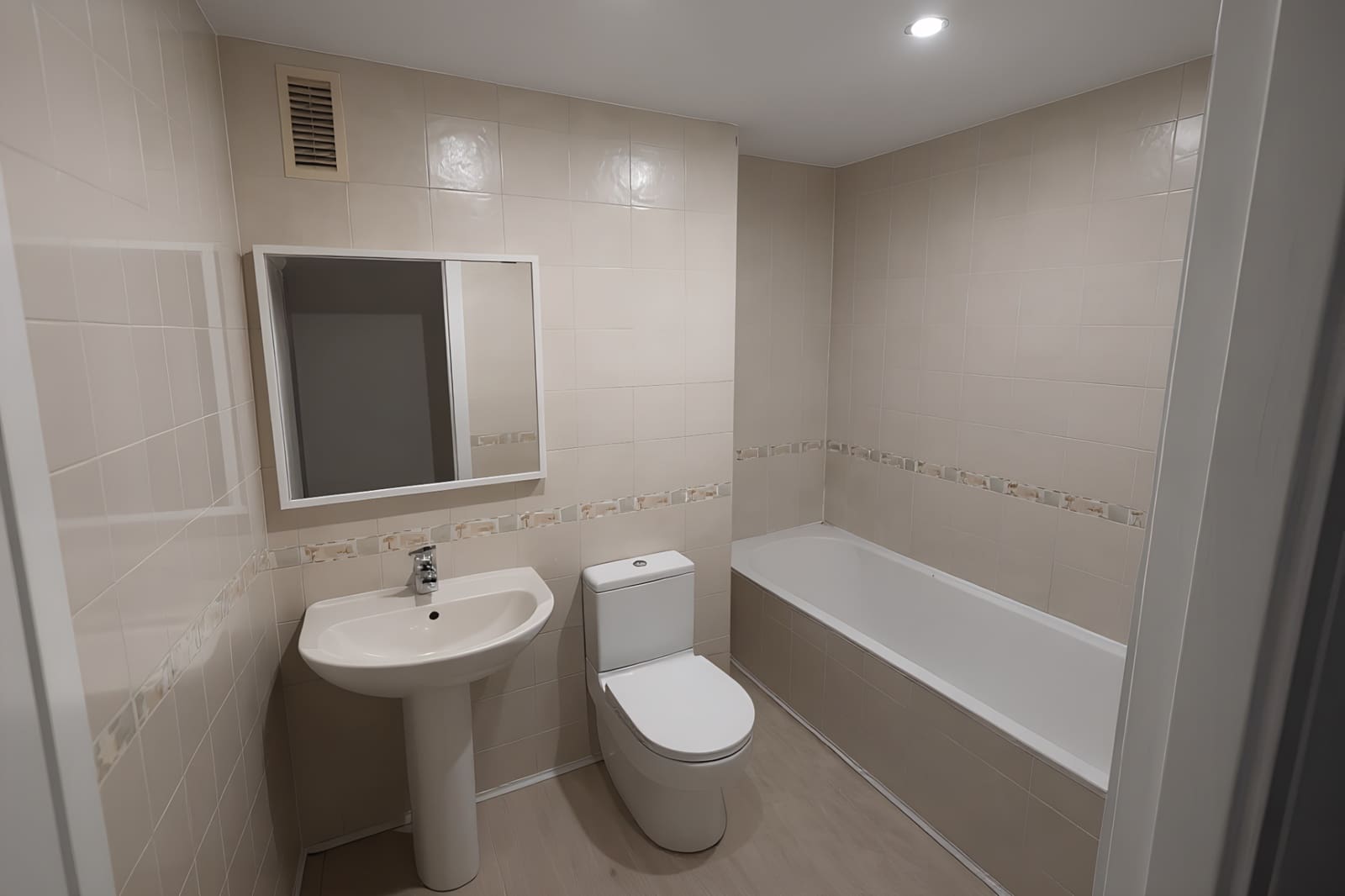 3 soverom Leilighet til salgs i Estepona med svømmebasseng garasje - € 339 000 (Ref: 9551189)