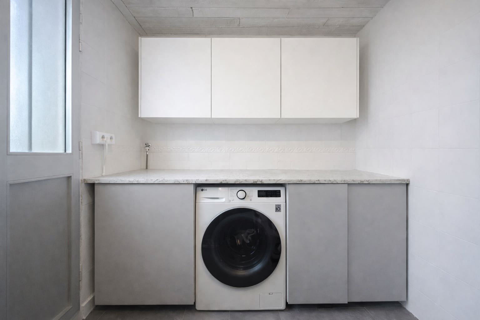 3 makuuhuone Omakotitalo myytävänä paikassa Estepona mukana 
autotalli - 469 000 € (Ref: 9564936)