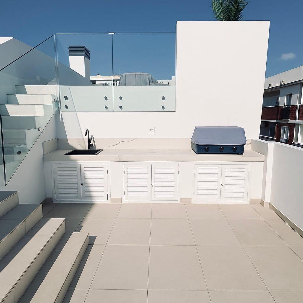 2 makuuhuone Huoneisto myytävänä paikassa Estepona mukana uima-altaan 
autotalli - 535 000 € (Ref: 9590968)