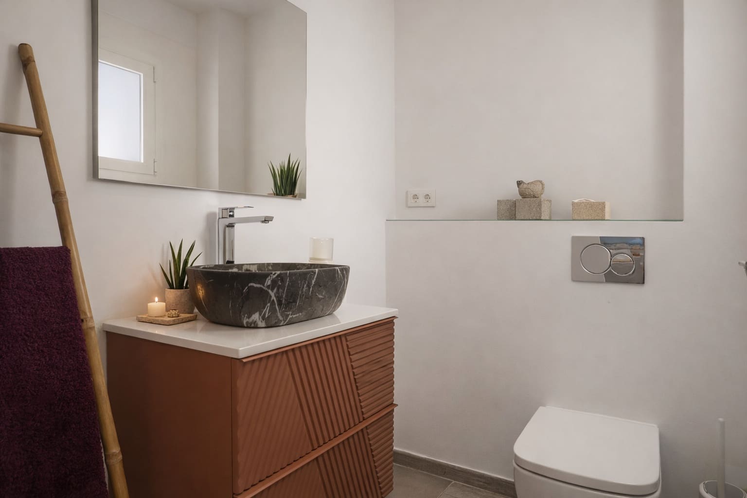 3 makuuhuone Omakotitalo myytävänä paikassa Estepona mukana 
autotalli - 599 000 € (Ref: 9604835)