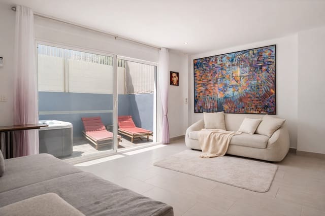 3 slaapkamer Huis te koop in Centro, Estepona met garage - € 599.000 (Ref: 9604835)