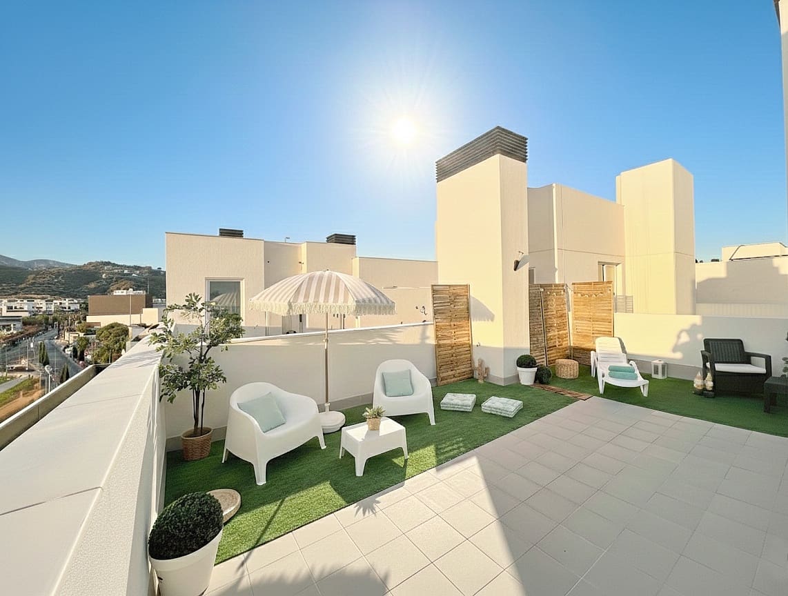 3 bedroom Penthouse for sale in Estepona with pool garage - € 759,000 (Ref: 9607931)