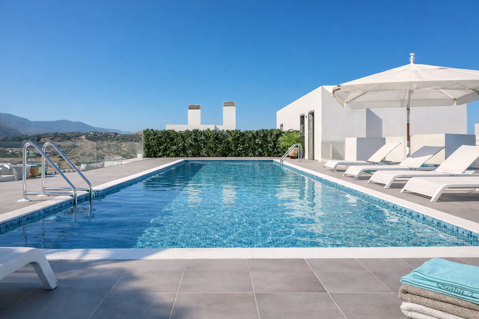 3 bedroom Penthouse for sale in Estepona with pool garage - € 759,000 (Ref: 9607931)