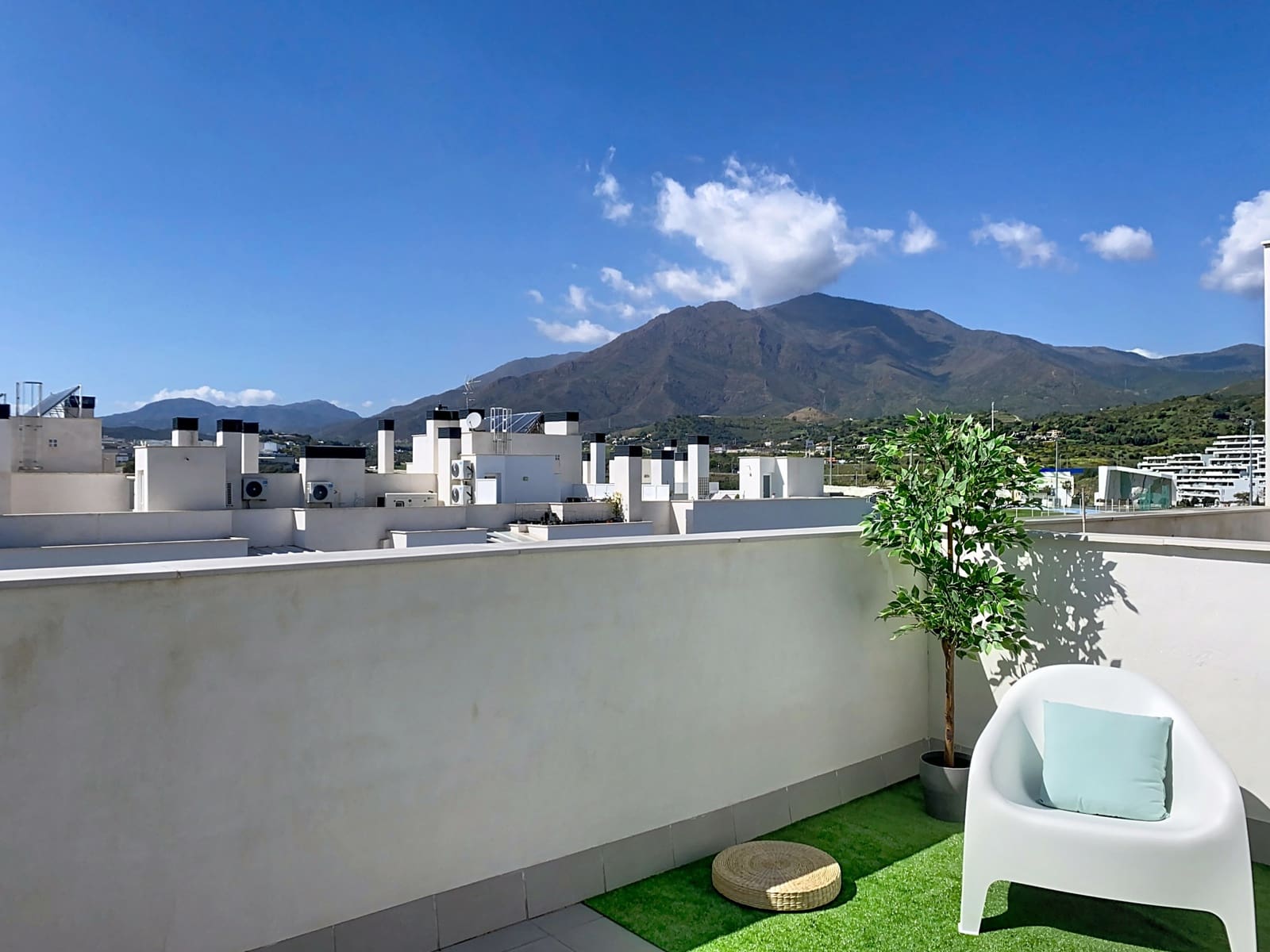 3 Zimmer Penthouse zu verkaufen in Estepona mit Pool Garage - 729.000 € (Ref: 9607931)