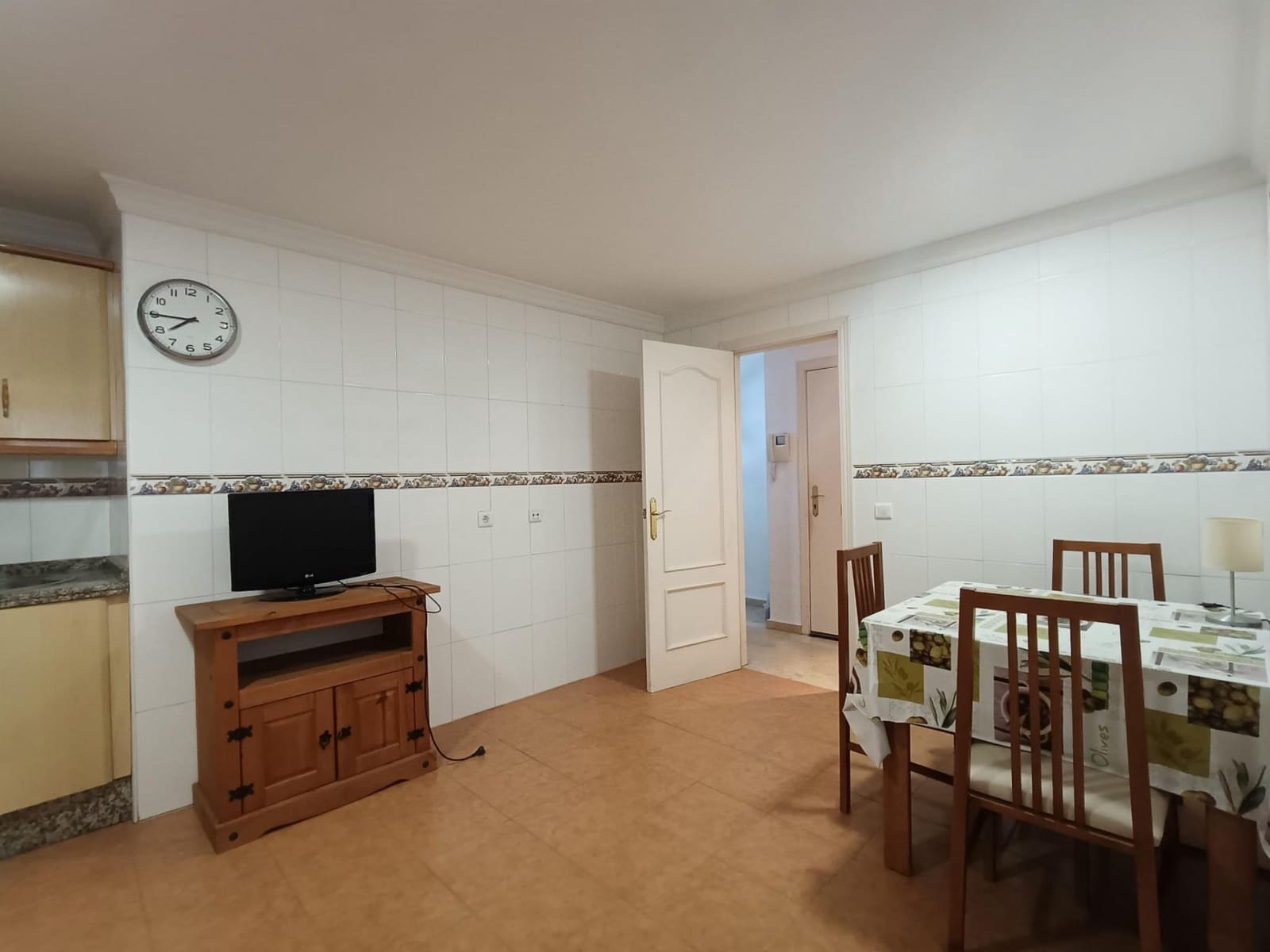 2 soveværelse Lejlighed til salg i Estepona - € 309.990 (Ref: 9611293)