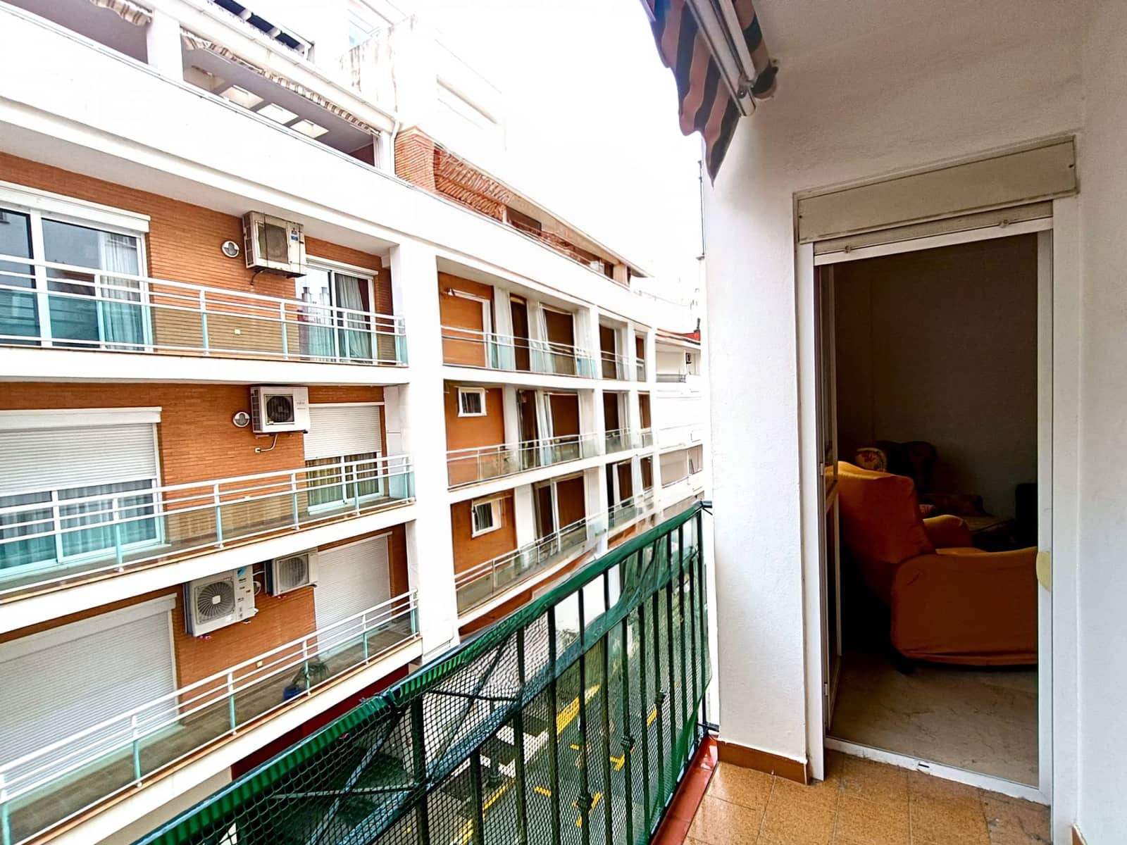 2 soveværelse Lejlighed til salg i Estepona - € 309.990 (Ref: 9611293)