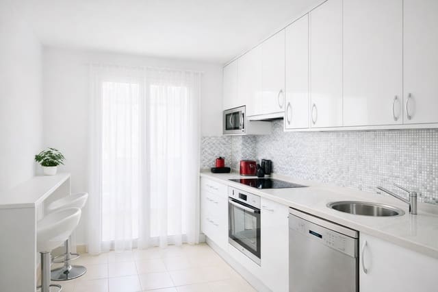 2 soveværelse Lejlighed til salg i Selwo, Estepona med swimmingpool garage - € 820.000 (Ref: 9611295)