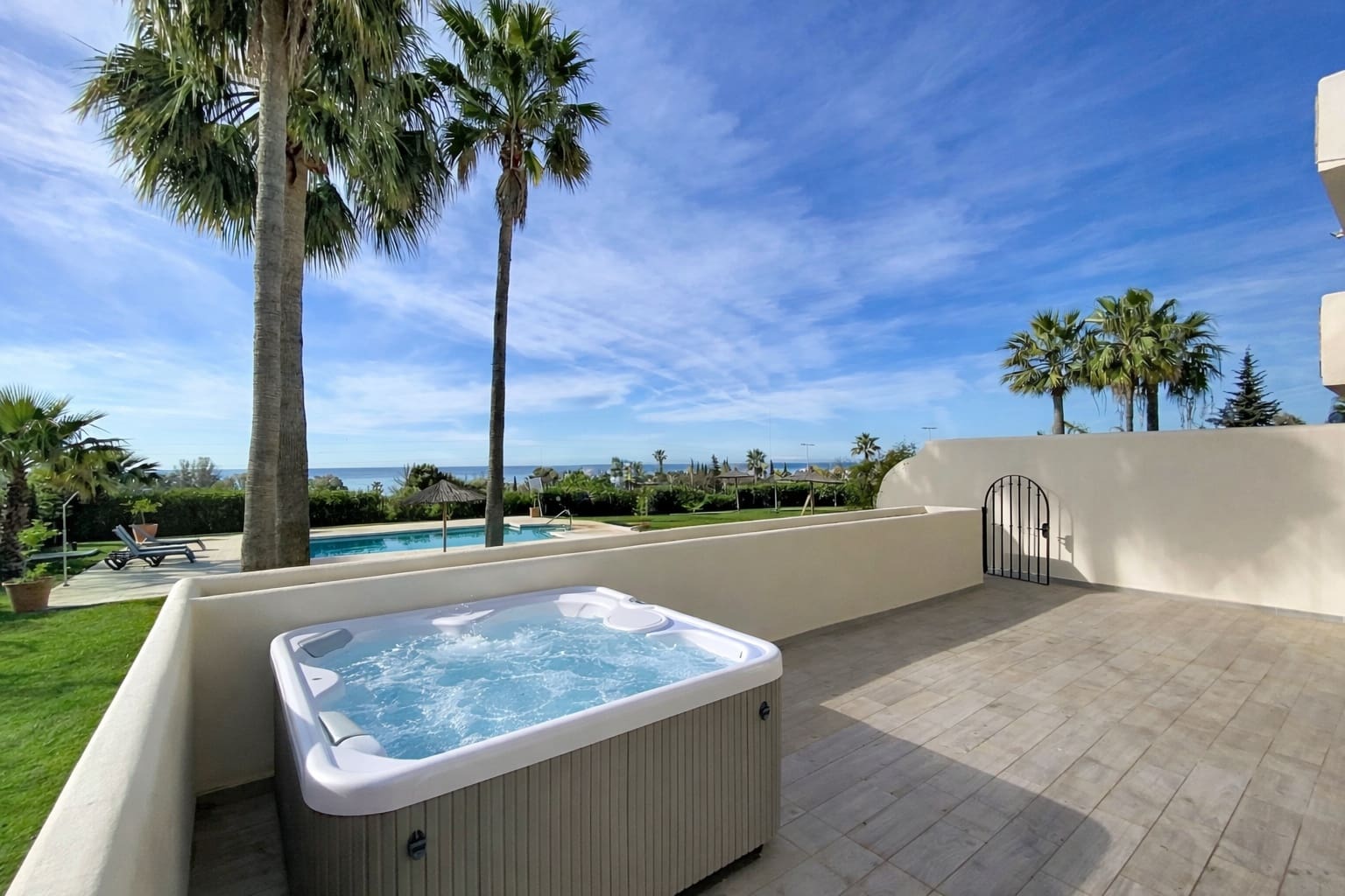 2 bedroom Apartment for sale in New Golden Mile with pool garage - € 694,000 (Ref: 9611295)