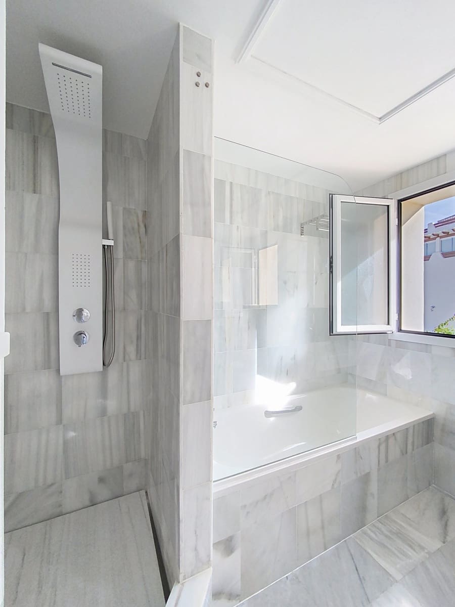 2 bedroom Apartment for sale in New Golden Mile with pool garage - € 694,000 (Ref: 9611295)
