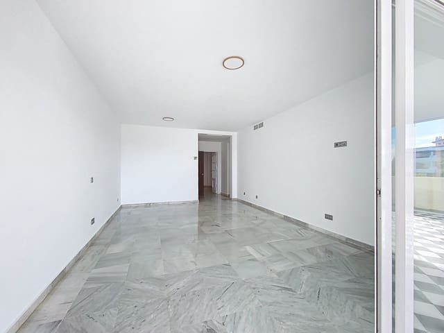 Apartamento de 2 habitaciones en Selwo, Estepona en venta con piscina garaje - 748.000 € (Ref: 9611295)