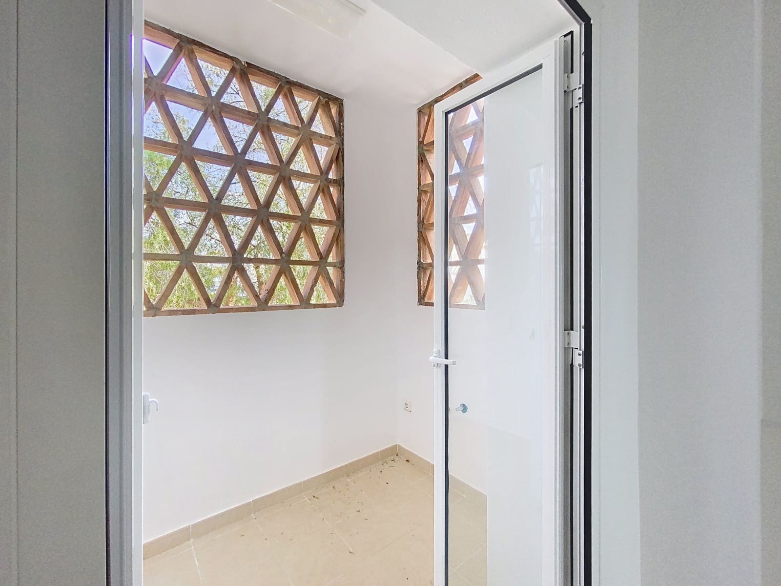 2 bedroom Apartment for sale in New Golden Mile with pool garage - € 694,000 (Ref: 9611295)