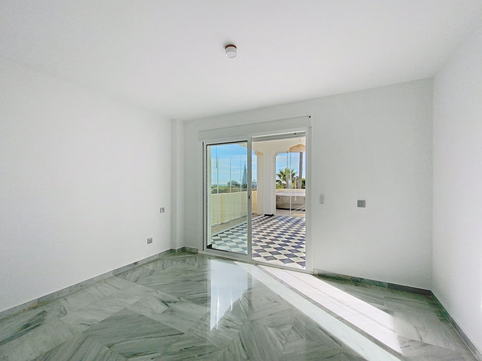 2 bedroom Apartment for sale in New Golden Mile with pool garage - € 694,000 (Ref: 9611295)