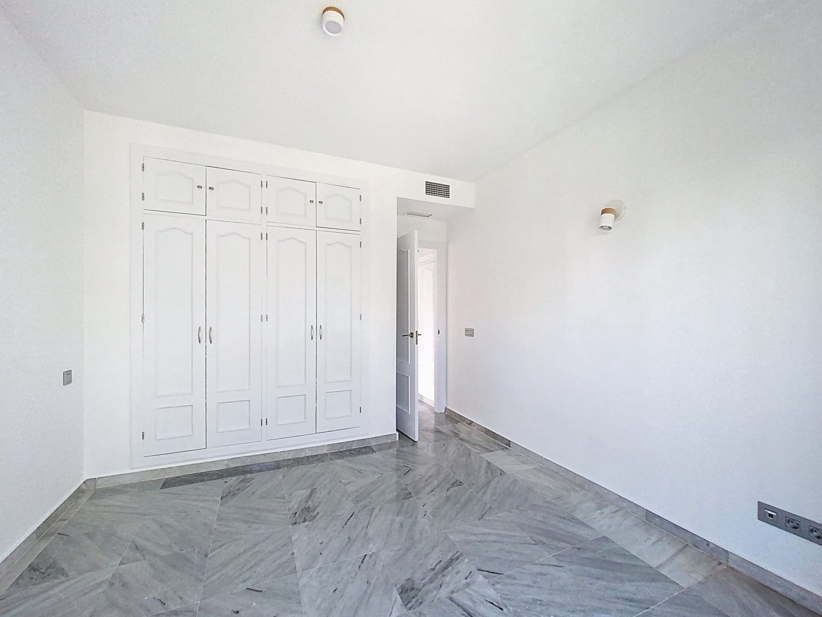 2 bedroom Apartment for sale in New Golden Mile with pool garage - € 694,000 (Ref: 9611295)